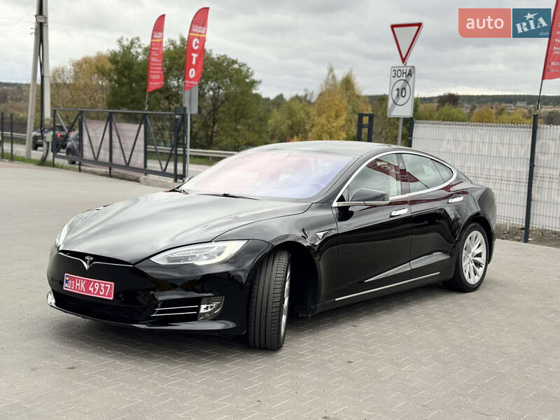 Лифтбек Tesla Model S 2017 в Ирпене