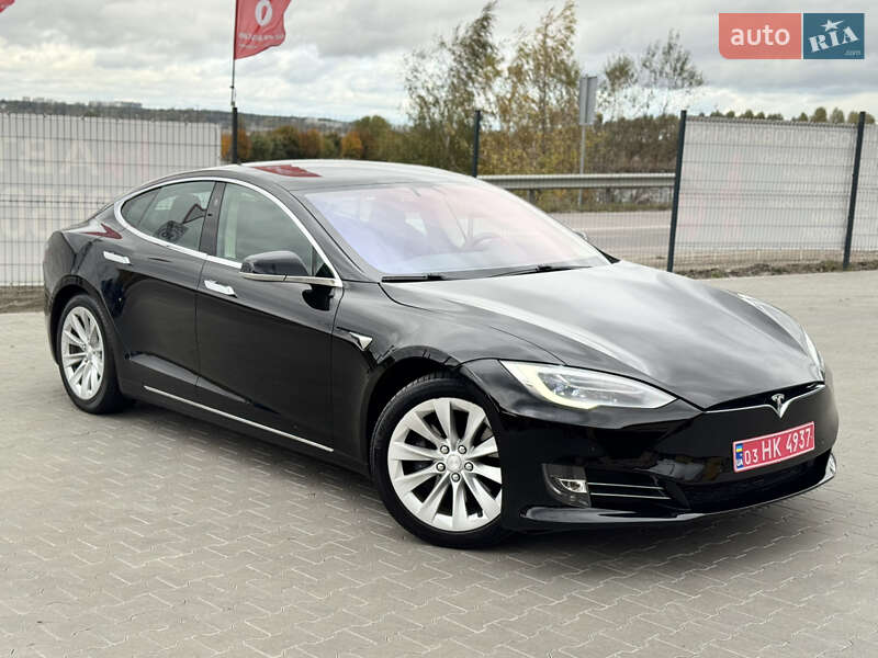 Лифтбек Tesla Model S 2017 в Ирпене