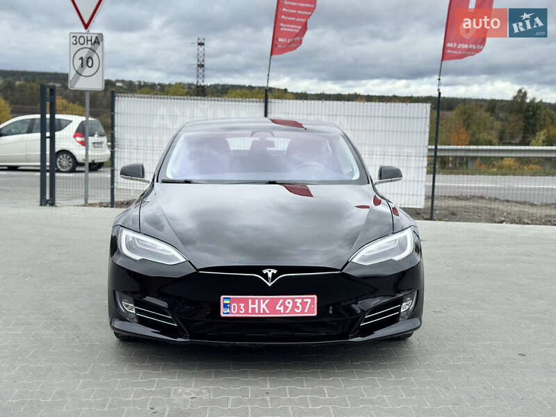 Лифтбек Tesla Model S 2017 в Ирпене