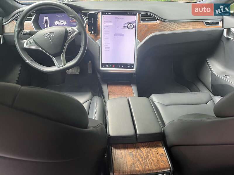 Ліфтбек Tesla Model S 2018 в Трускавці