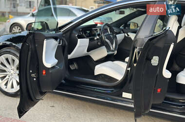 Лифтбек Tesla Model S 2017 в 