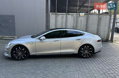 Лифтбек Tesla Model S 2013 в 