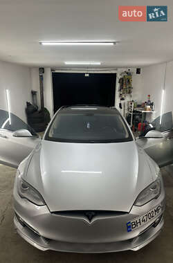 Лифтбек Tesla Model S 2013 в 