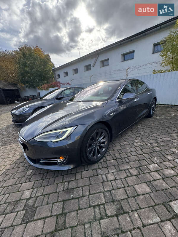 Tesla Model S 2020 Tesla Model S 2020