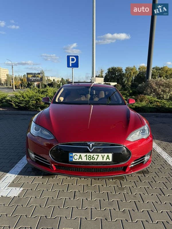 Ліфтбек Tesla Model S 2013 в Черкасах