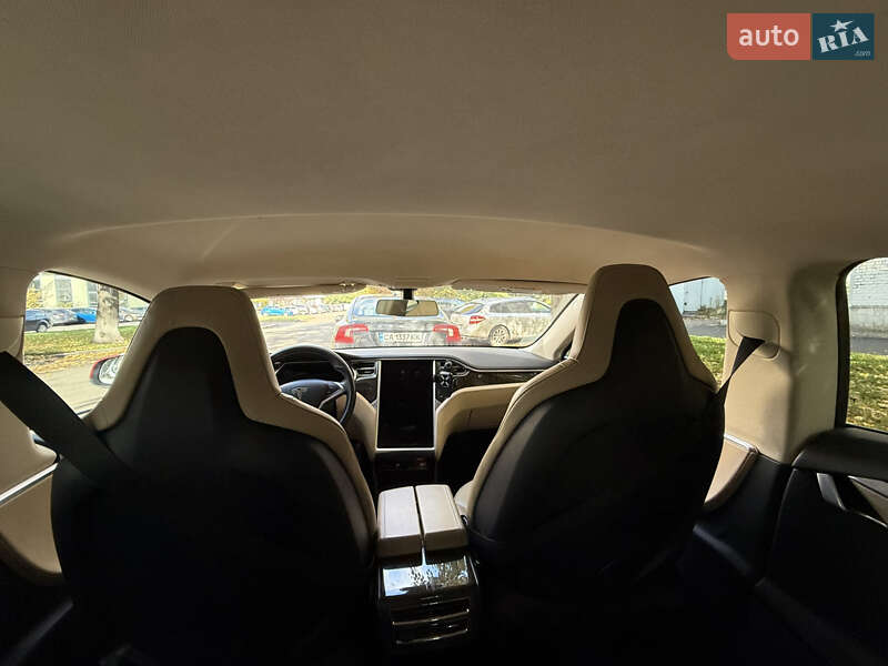 Ліфтбек Tesla Model S 2013 в Черкасах