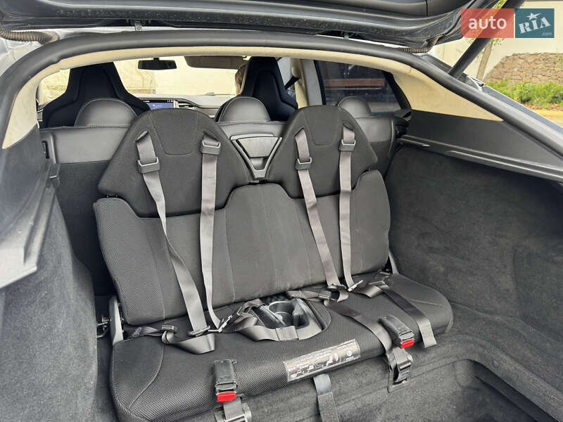 Лифтбек Tesla Model S 2013 в Киеве