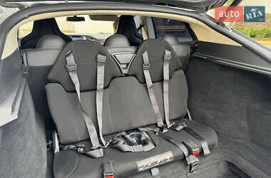 Лифтбек Tesla Model S 2013 в 