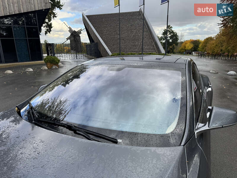 Лифтбек Tesla Model S 2013 в Киеве