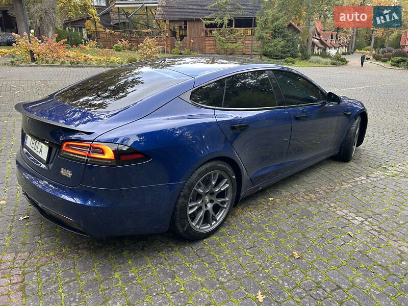 Лифтбек Tesla Model S 2022 в Львове