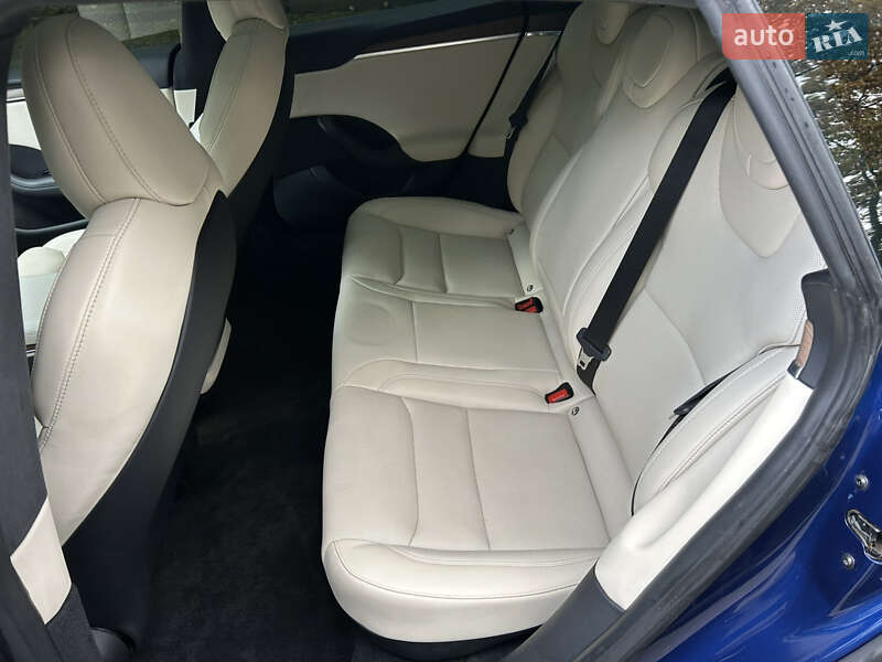 Лифтбек Tesla Model S 2022 в Львове