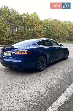 Лифтбек Tesla Model S 2019 в 
