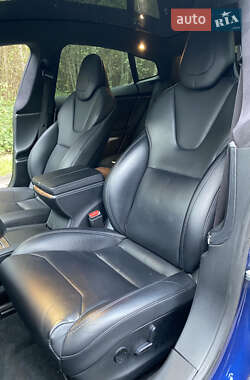Лифтбек Tesla Model S 2019 в 