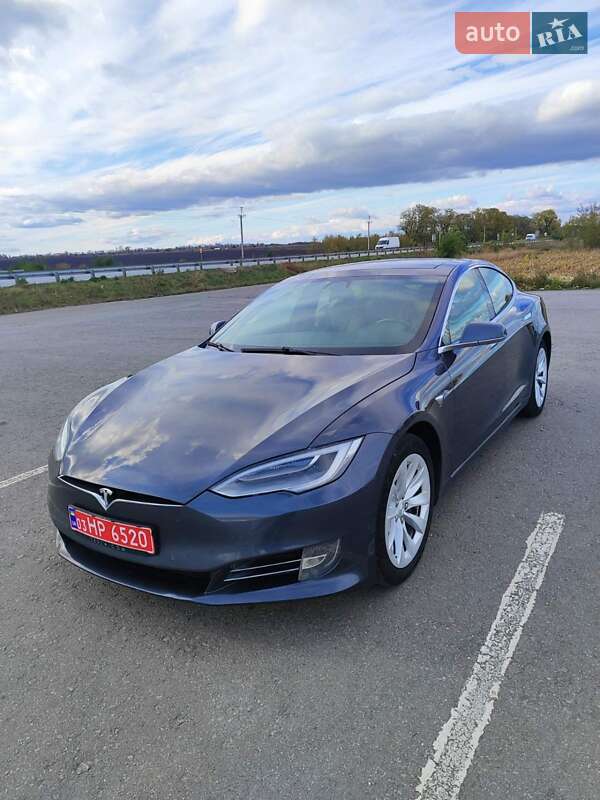 Лифтбек Tesla Model S 2018 в Кобеляках
