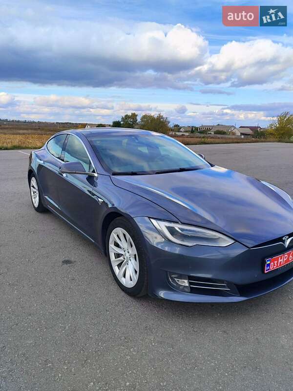 Лифтбек Tesla Model S 2018 в Кобеляках