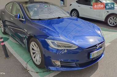 Лифтбек Tesla Model S 2016 в Киеве