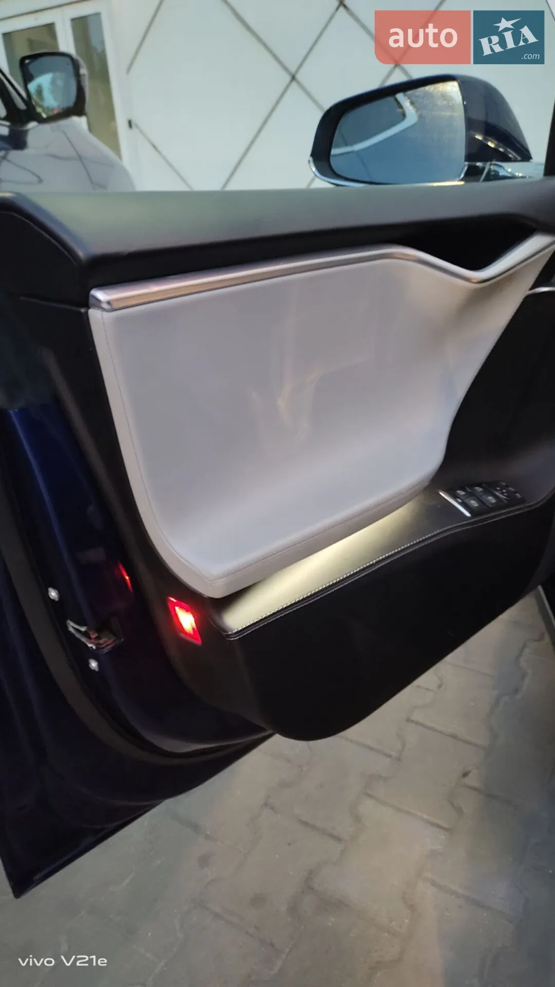 2016 Tesla Model S - мініатюра 18