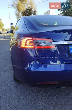Лифтбек Tesla Model S 2016 в Киеве