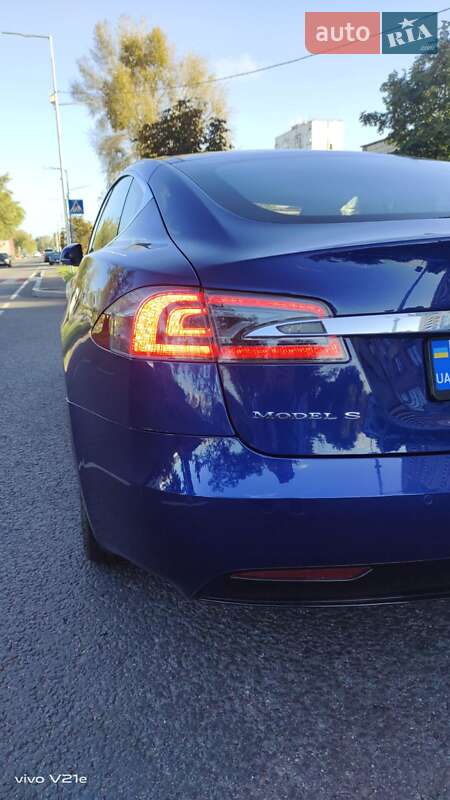 Ліфтбек Tesla Model S 2016 в Києві