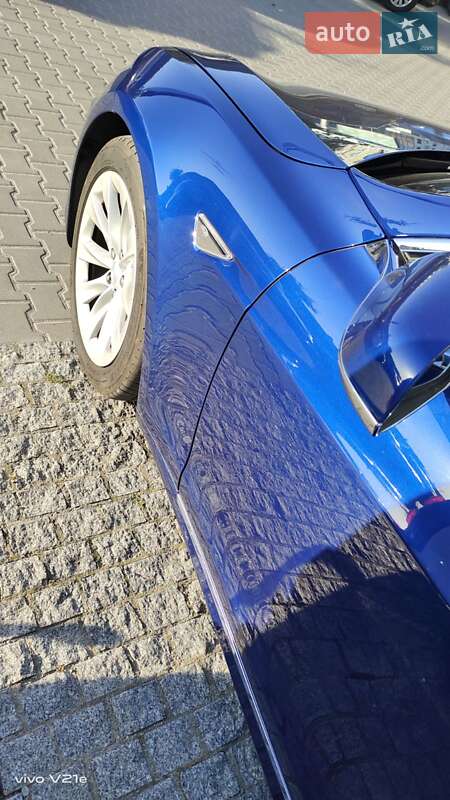 Ліфтбек Tesla Model S 2016 в Києві