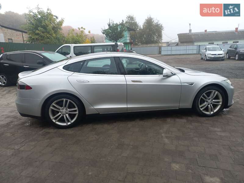 Ліфтбек Tesla Model S 2015 в Шептицькому
