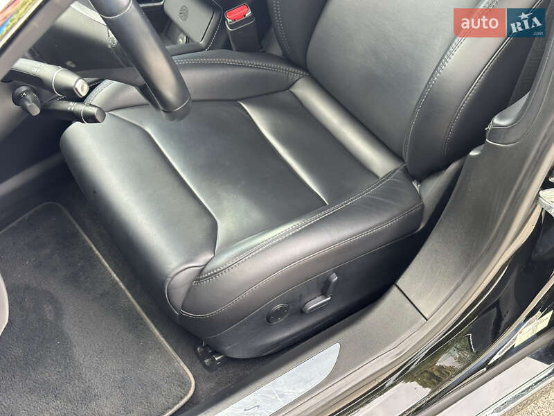 Лифтбек Tesla Model S 2018 в Киеве