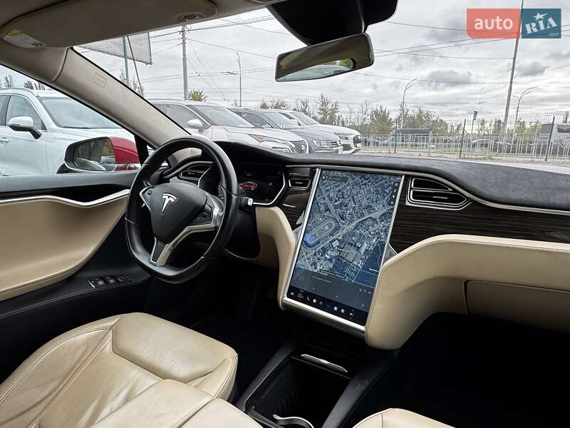 Лифтбек Tesla Model S 2015 в Киеве