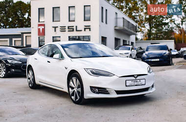 Лифтбек Tesla Model S 2020 в 