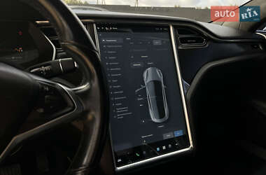 Лифтбек Tesla Model S 2015 в 