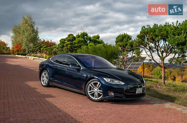 Лифтбек Tesla Model S 2013 в 