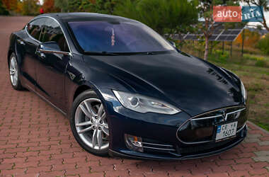 Лифтбек Tesla Model S 2013 в 