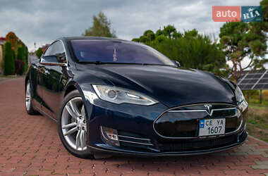 Лифтбек Tesla Model S 2013 в 
