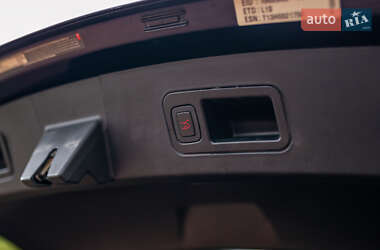 Лифтбек Tesla Model S 2013 в 
