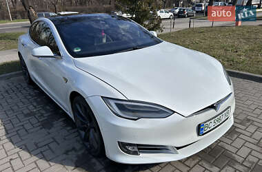 Лифтбек Tesla Model S 2016 в Львове