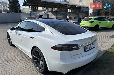 Лифтбек Tesla Model S 2016 в 