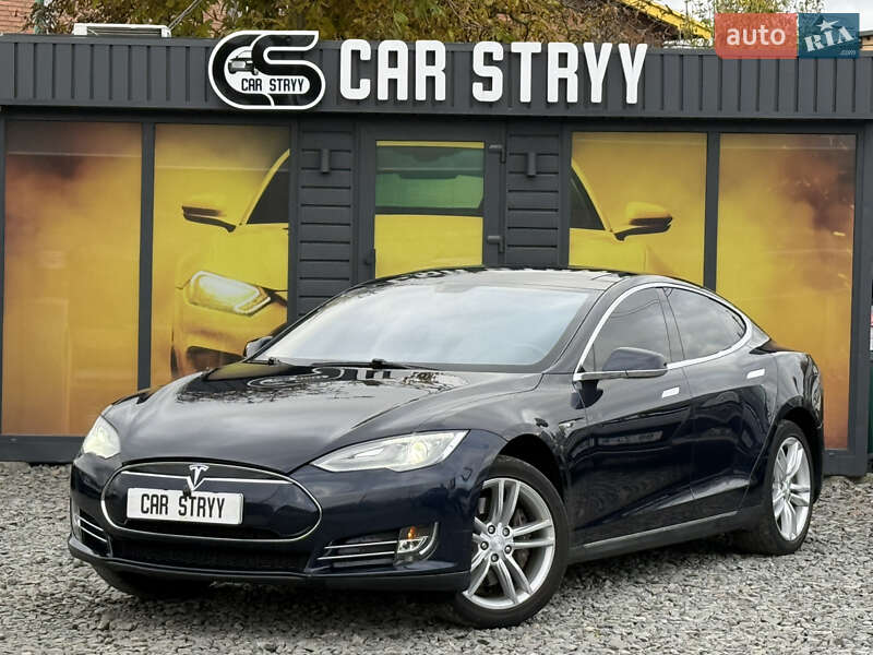 Лифтбек Tesla Model S 2013 в Стрые
