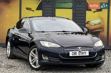 Лифтбек Tesla Model S 2013 в 