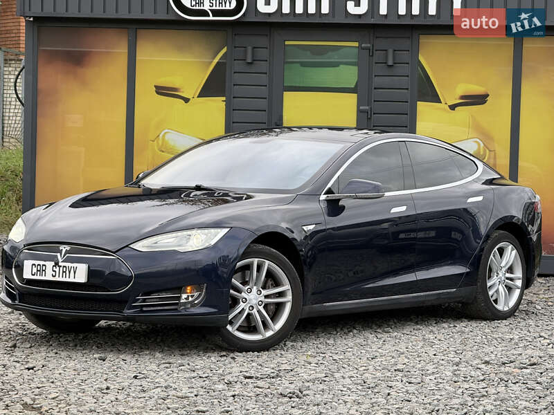 Лифтбек Tesla Model S 2013 в Стрые