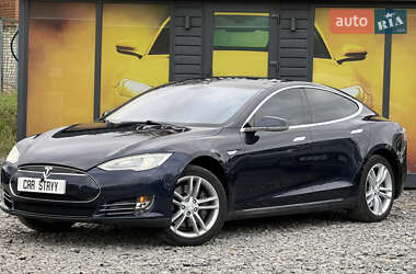 Лифтбек Tesla Model S 2013 в 