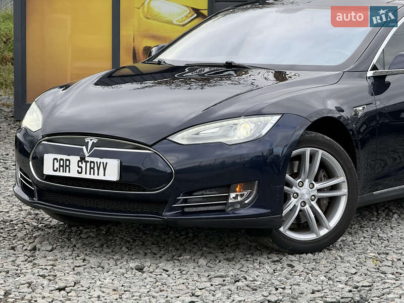 Лифтбек Tesla Model S 2013 в Стрые