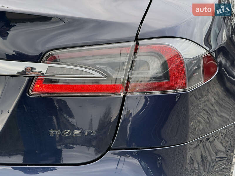 Лифтбек Tesla Model S 2013 в Стрые