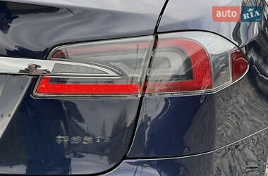 Лифтбек Tesla Model S 2013 в 