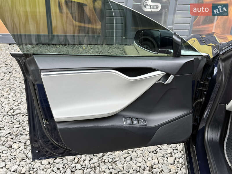 Лифтбек Tesla Model S 2013 в Стрые