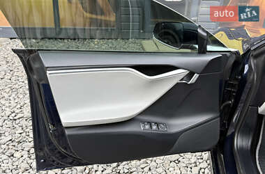 Лифтбек Tesla Model S 2013 в 