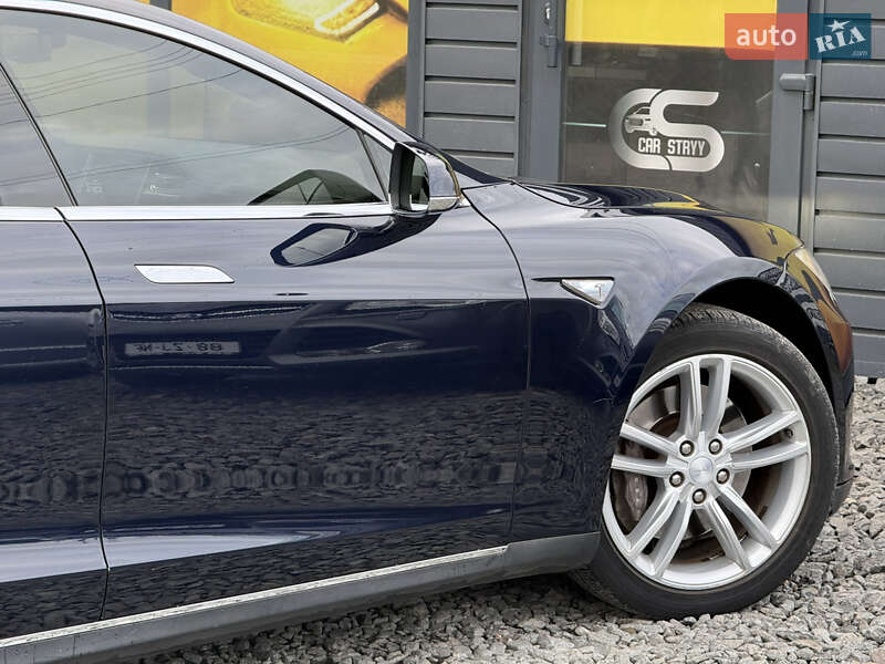 Лифтбек Tesla Model S 2013 в Стрые