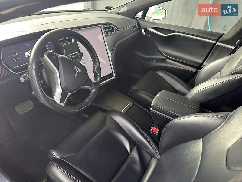 Ліфтбек Tesla Model S 2018 в Львові