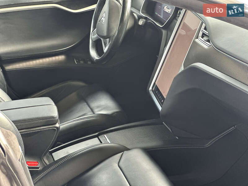 Ліфтбек Tesla Model S 2018 в Львові