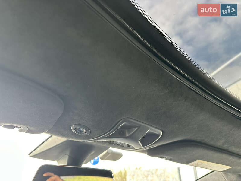 Ліфтбек Tesla Model S 2018 в Львові