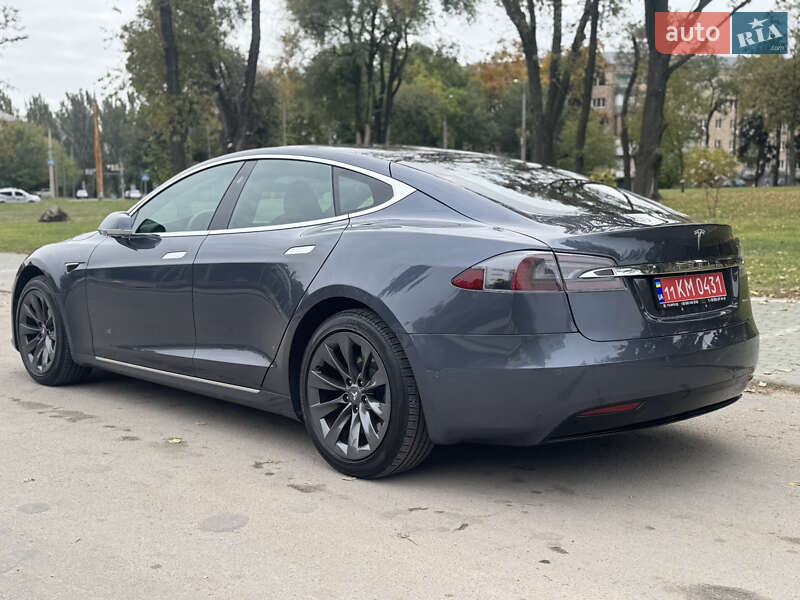 Ліфтбек Tesla Model S 2020 в Запоріжжі