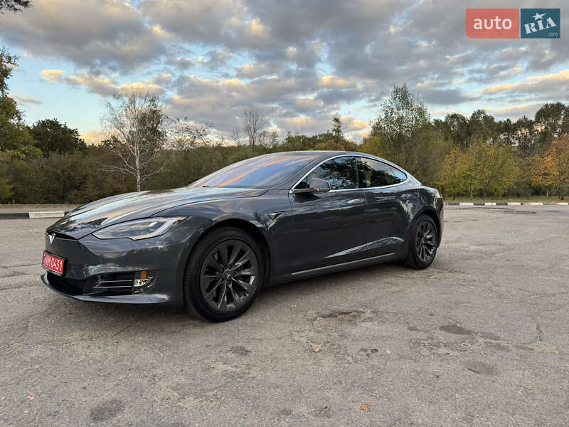 Ліфтбек Tesla Model S 2020 в Запоріжжі